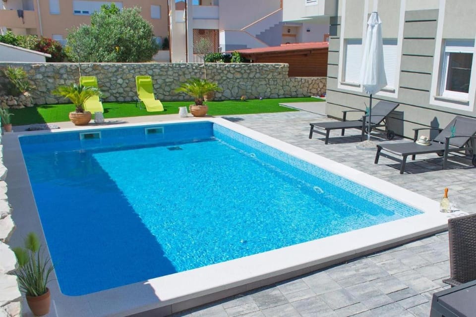 Day, Pool view, Swimming pool