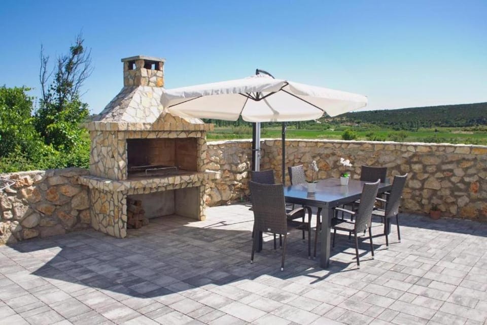 Day, Natural landscape, BBQ facilities, Dining area