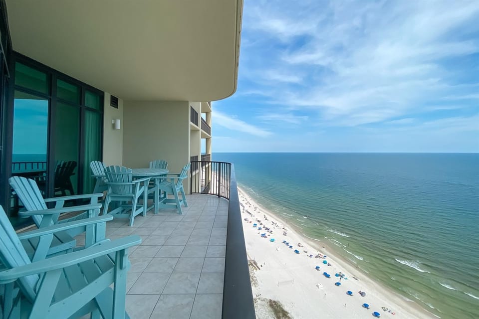 Phoenix West 2207 Upscale Luxury Updated Beachfront Waterslide-Lazy River Apartment in Orange Beach