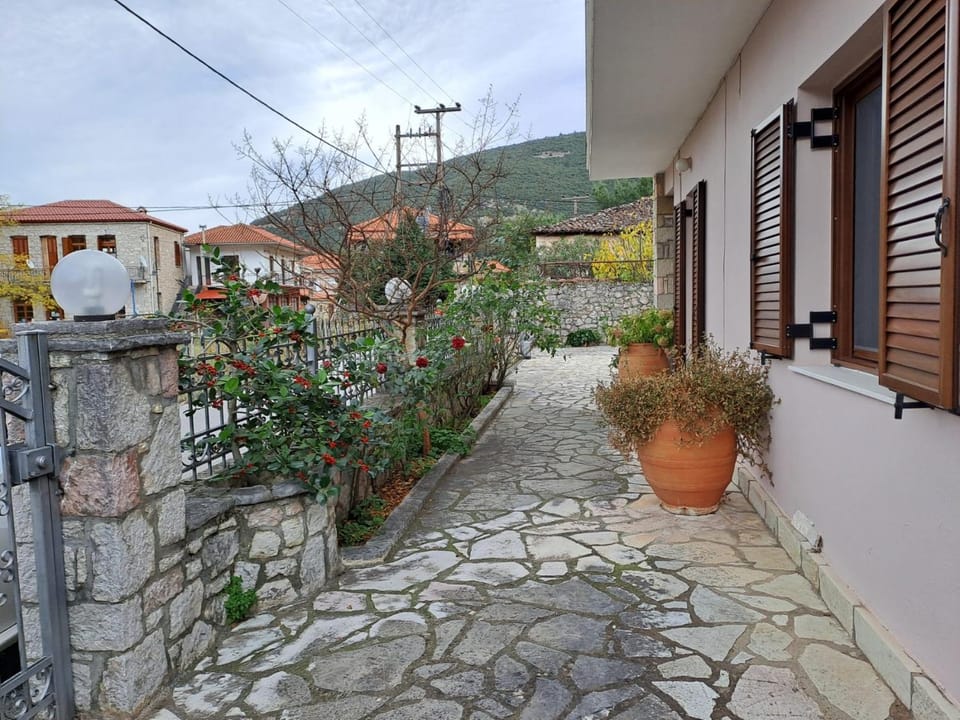 Property building, Spring, Day, Garden, Garden view, Mountain view, Mountain view
