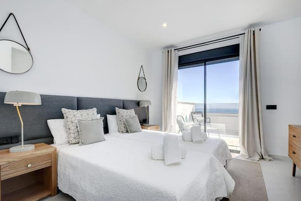 New 2 Bed Penthouse @ Estepona Hills With Sea View Apartment in Costa del Sol