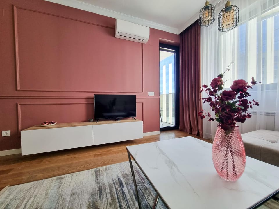 TV and multimedia, Living room, Seating area, air conditioner