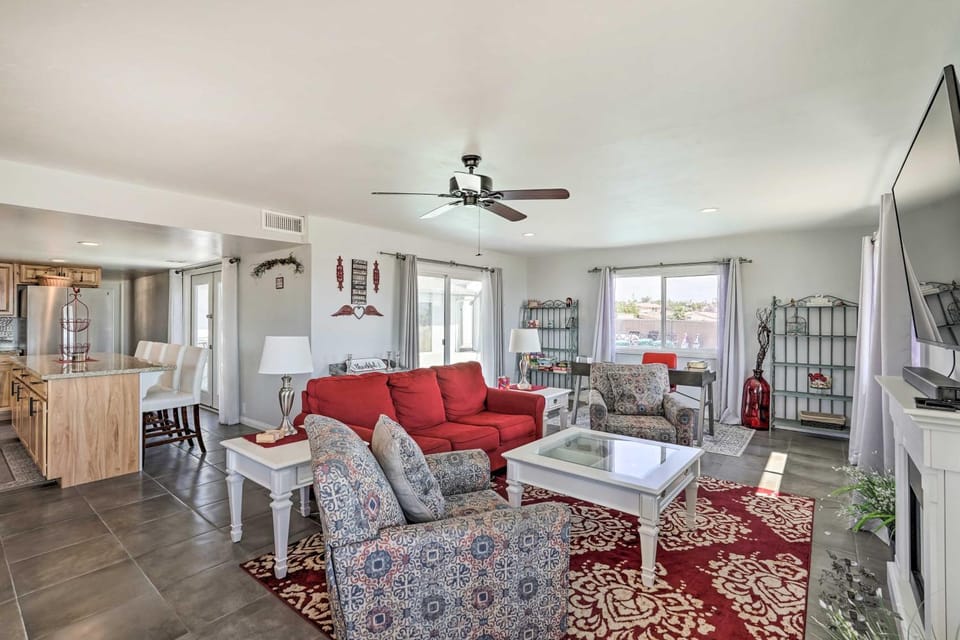 2 Mi to Lake Havasu State Park: Home w/ Pool! House in Lake Havasu City