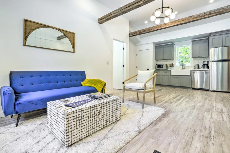 Modern Escape w/ Fire Pit, Near Lake Waramaug House in Kent