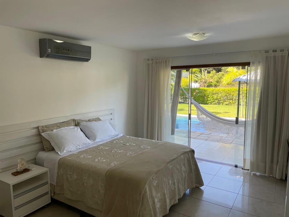 Bed, air conditioner