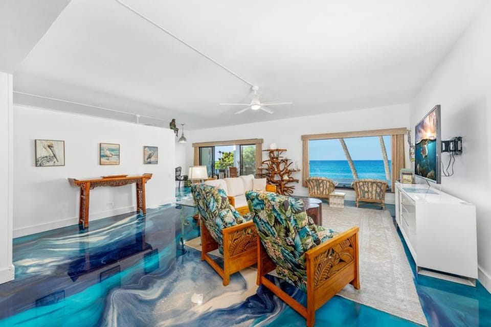 Spectacular Oceanfront Royal Sea Cliff 209 by Casago Kona House in Holualoa