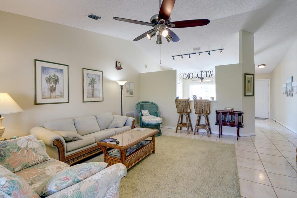 Bright Titusville Retreat w/ Lanai - WFH Friendly! House in Titusville