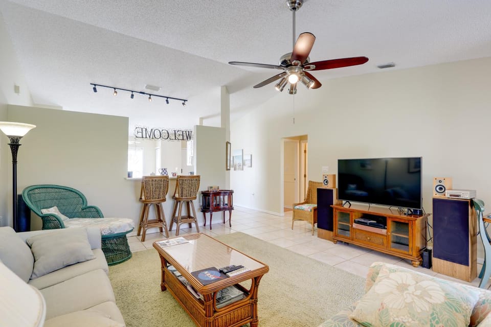 Bright Titusville Retreat w/ Lanai - WFH Friendly! House in Titusville