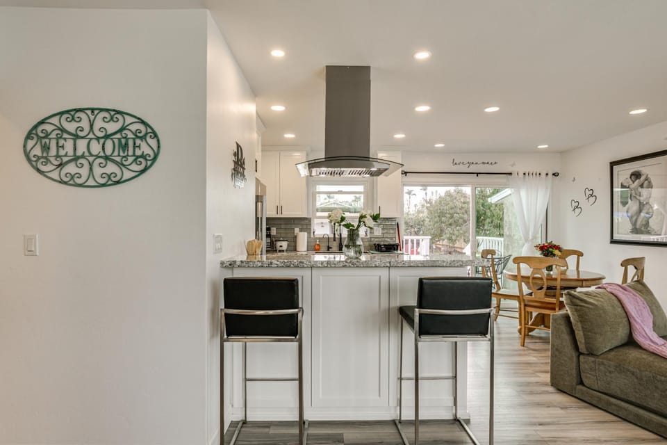 Breeze by the Marina Chula Vista Getaway! House in National City