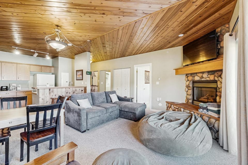 Delightful Dreams Apartment in Big Sky