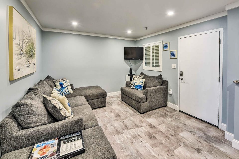Walk to Ocean: Condo w/ Community Perks on HHI House in Hilton Head Island