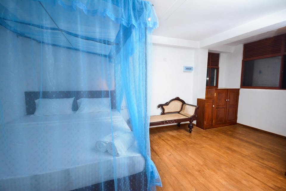 SEVENTY SEVEN GALLE - Double Room Apartment in Galle