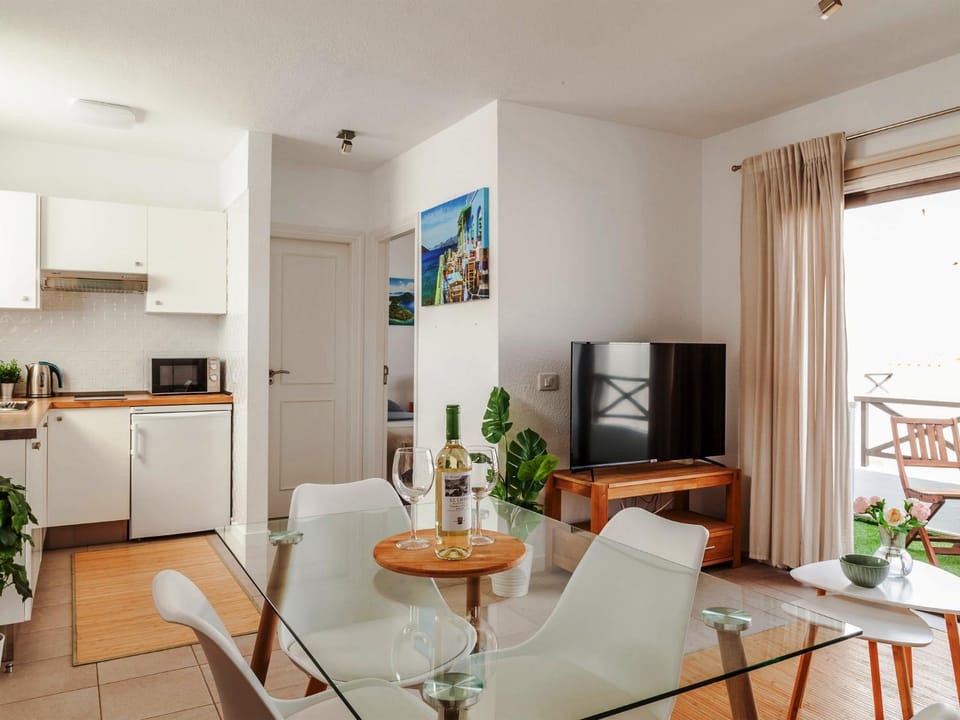 BLUE WATERS Apartment with heated pool Apartment in Costa del Silencio