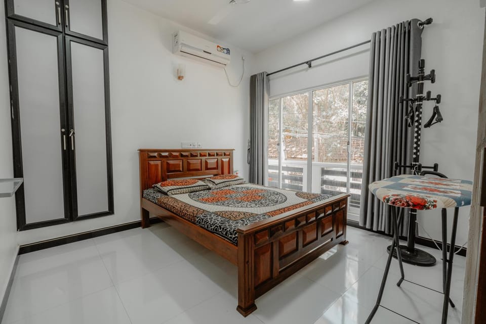 Bed, Bedroom, air conditioner