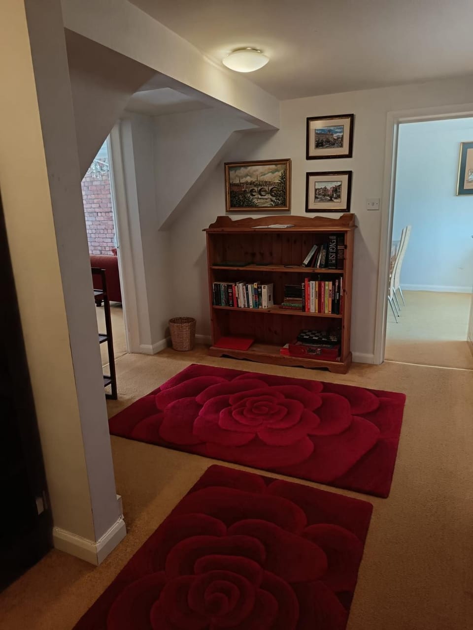 Chandeliers 6 Apartment in Shrewsbury