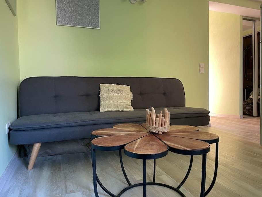 Modern 2BR Apt Near Park & Train Station in Old Town w Free Parking Apartment in Latvia