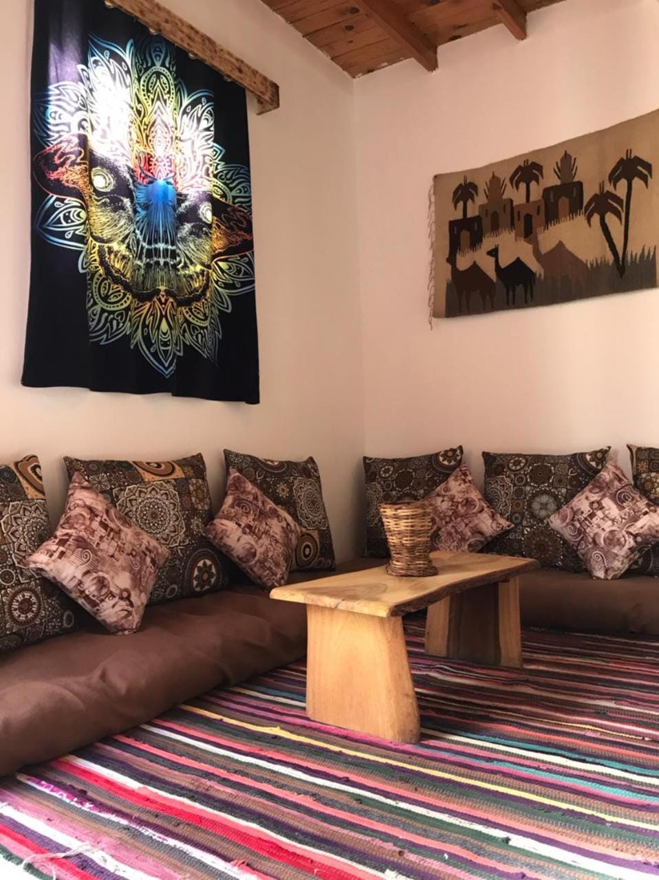 Living room, Seating area
