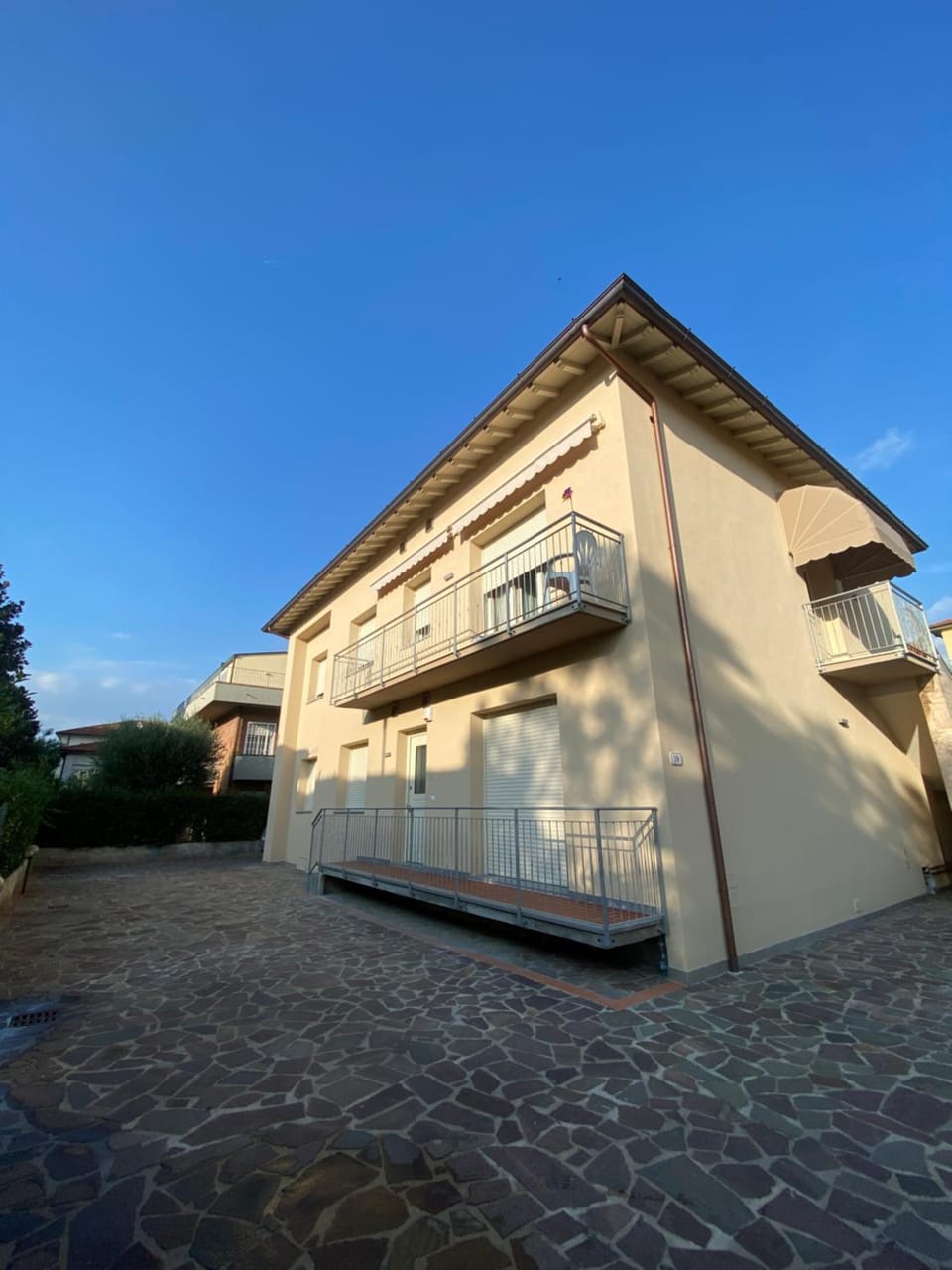 Property building, Day