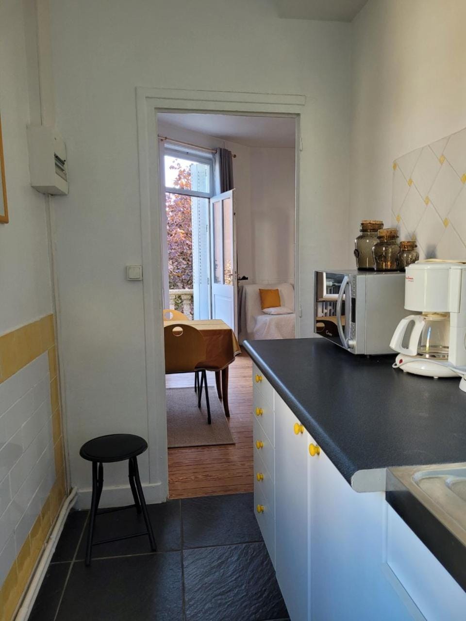 Kitchen or kitchenette