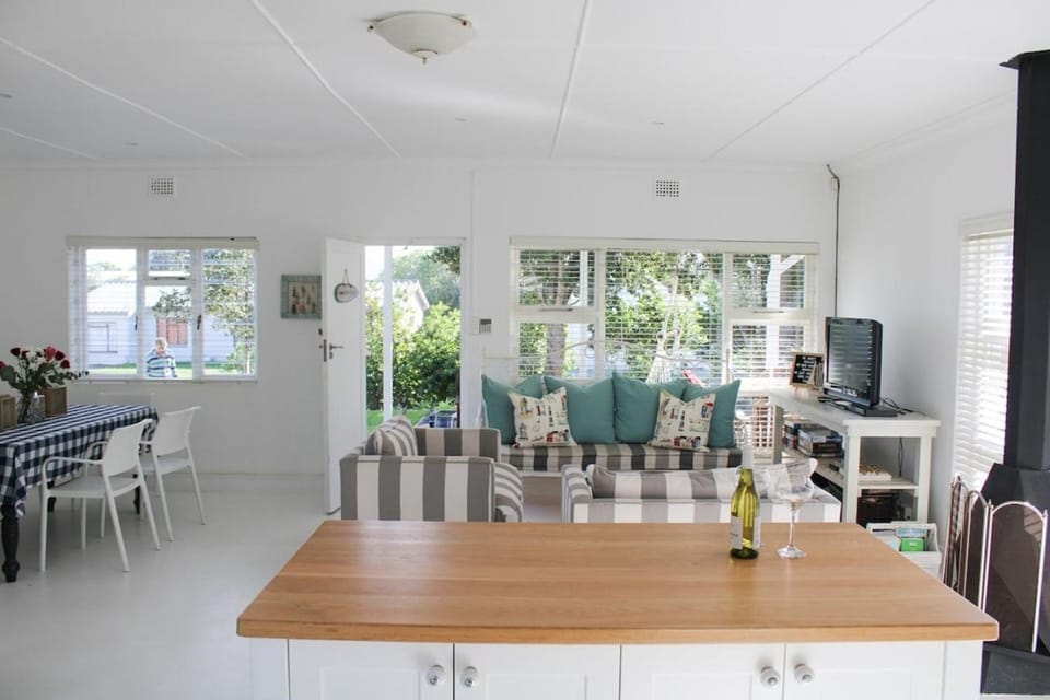 Oorgenoeg in Arniston House in Western Cape