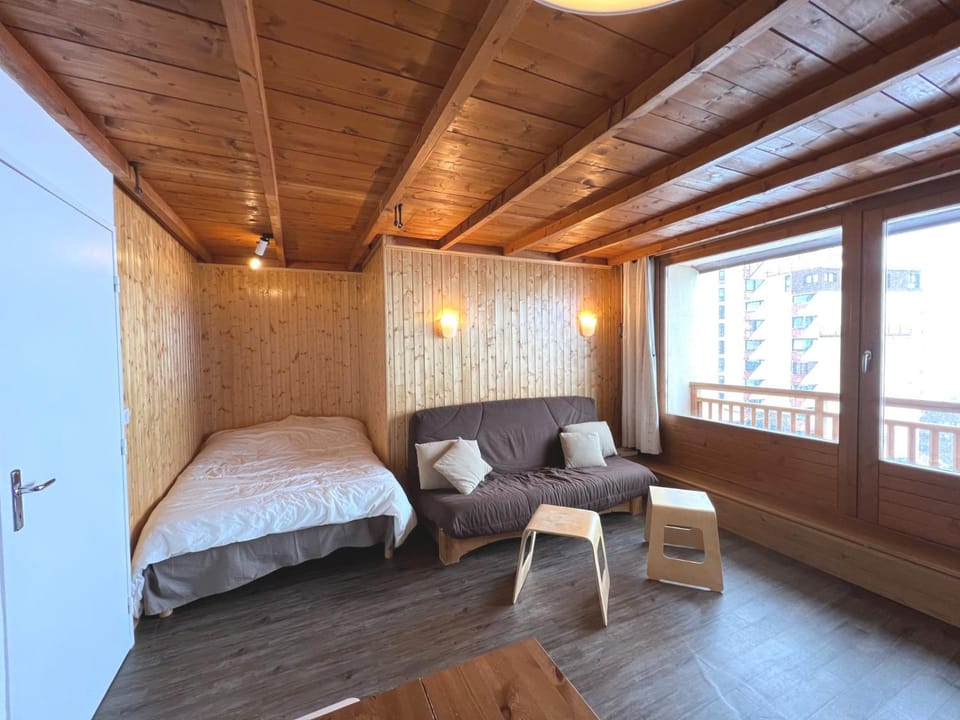 Appartement 6 places, superbe vue face à la montagne, 50m des pistes Apartment in Les Allues