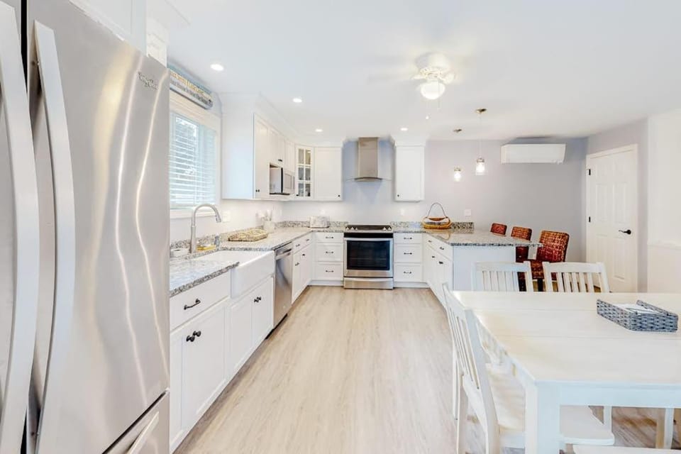 Coastal Gem House in York Beach