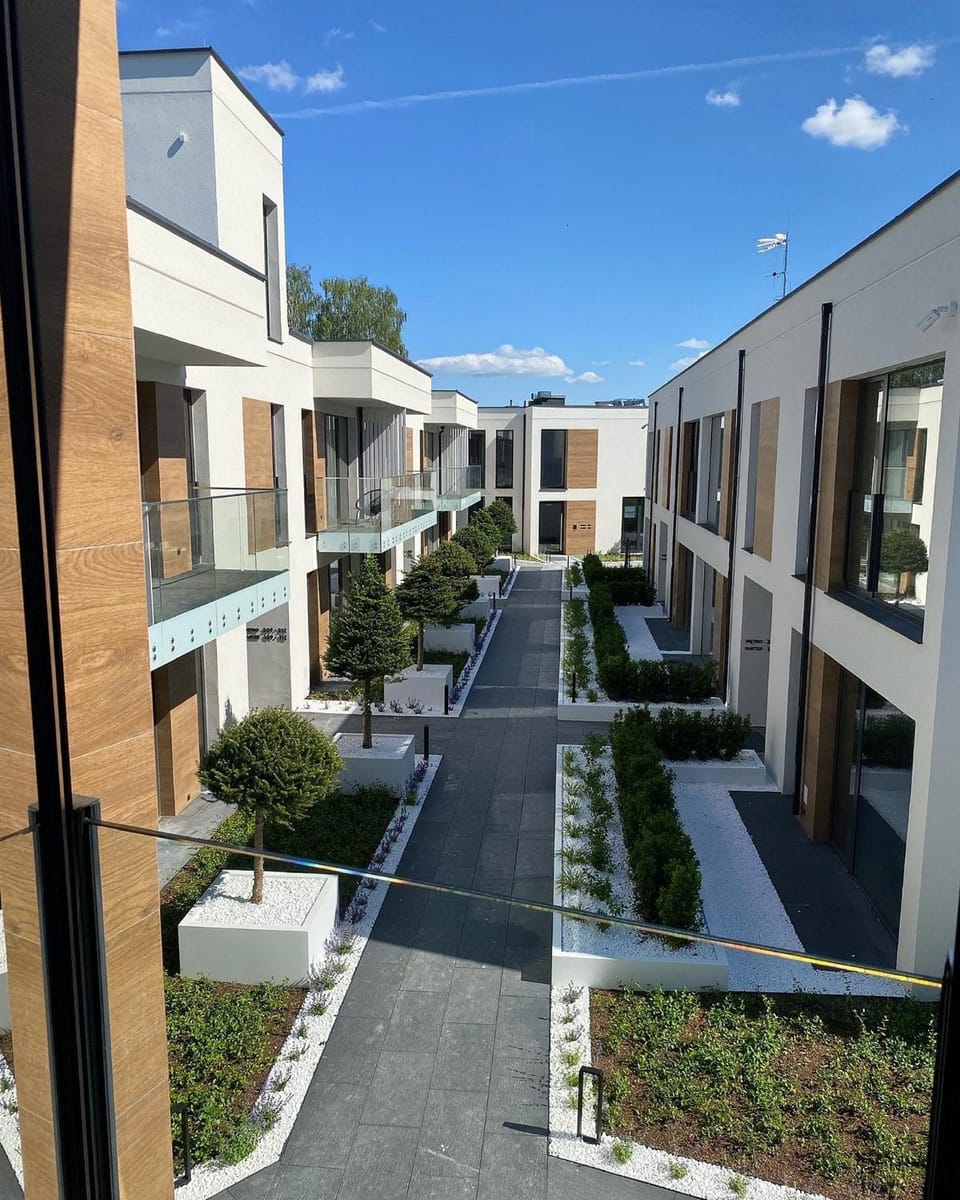 Property building, Patio, Neighbourhood, View (from property/room), Garden view, Street view
