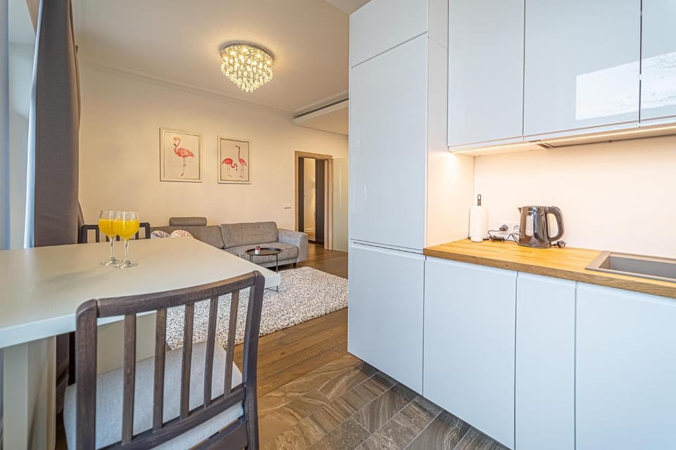 Dining area, kitchen
