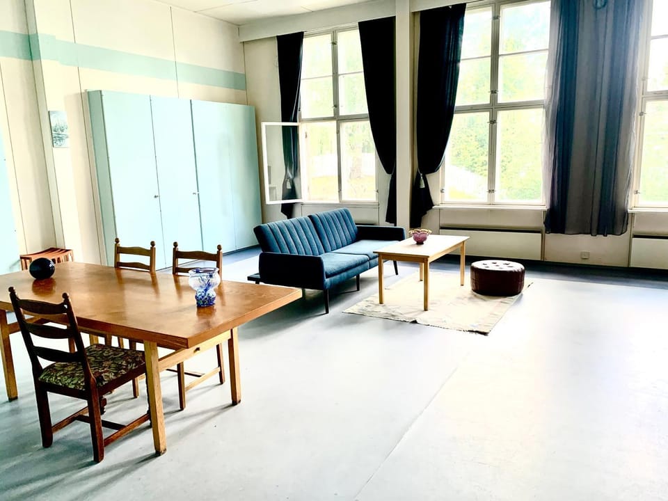 Seating area, Dining area