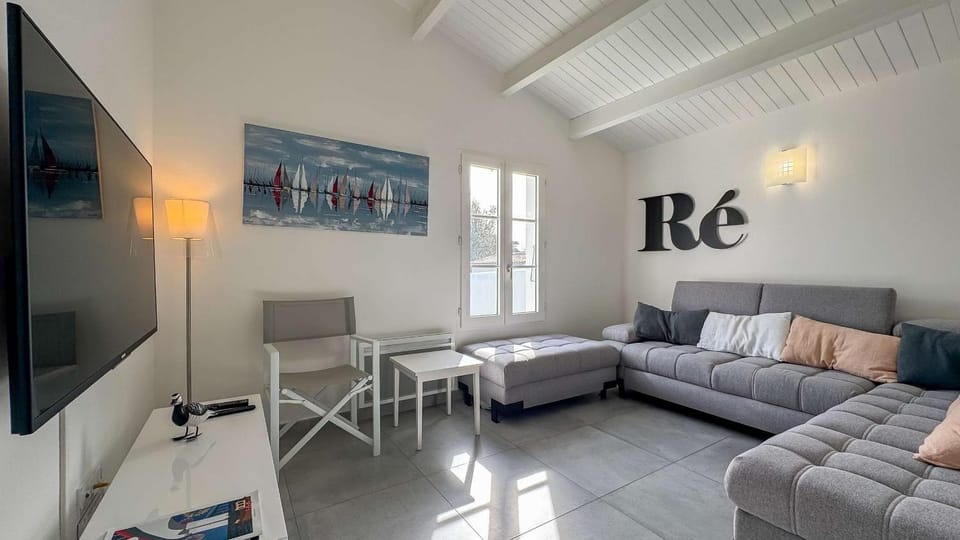Communal lounge/ TV room, TV and multimedia, Living room, Seating area