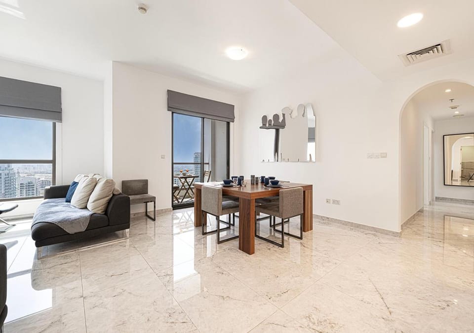 Luxury Beachfront 2Bd Apt, Shams, JBR Apartment in Dubai