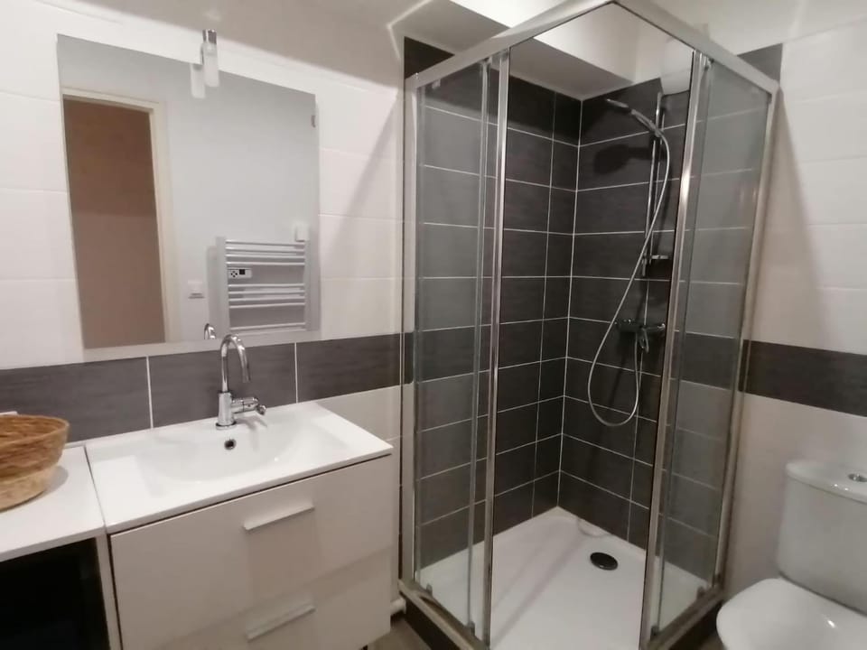 Shower, Toilet, Bathroom