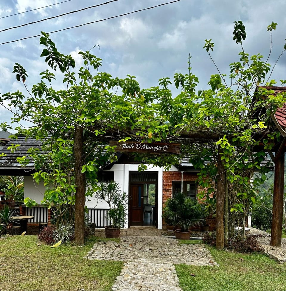 TUAH by D Manggis Infinity Pool Villa, Mount Nuang View Janda Baik Villa in Selangor, Malaysia