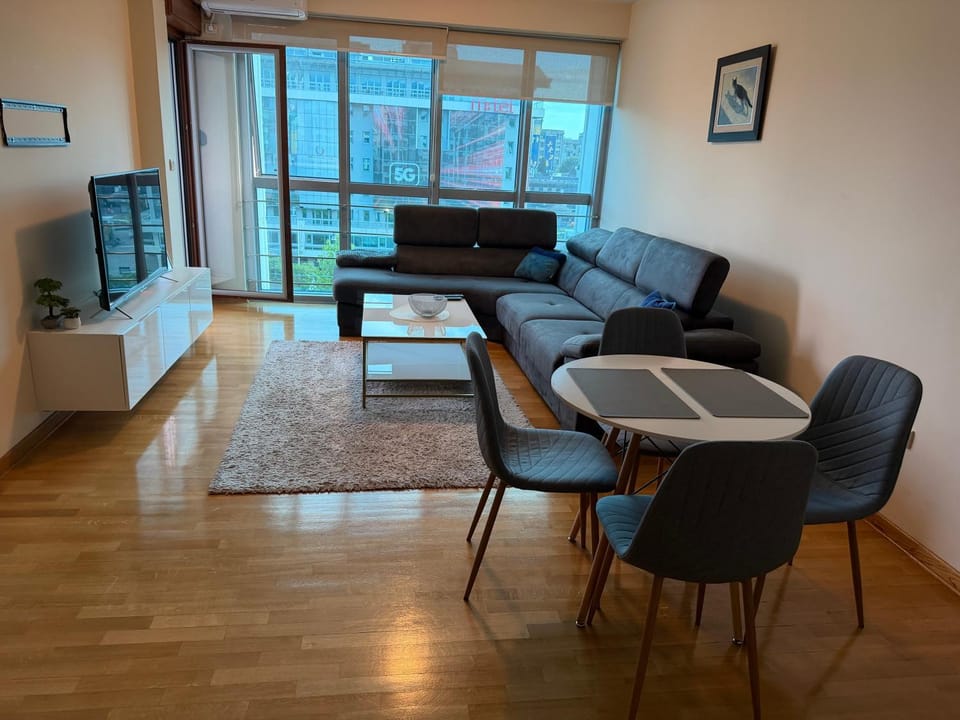 Great location two bedroom apatment ''MAXIM''-GARAGE 5EUR PER DAY Apartment in Podgorica