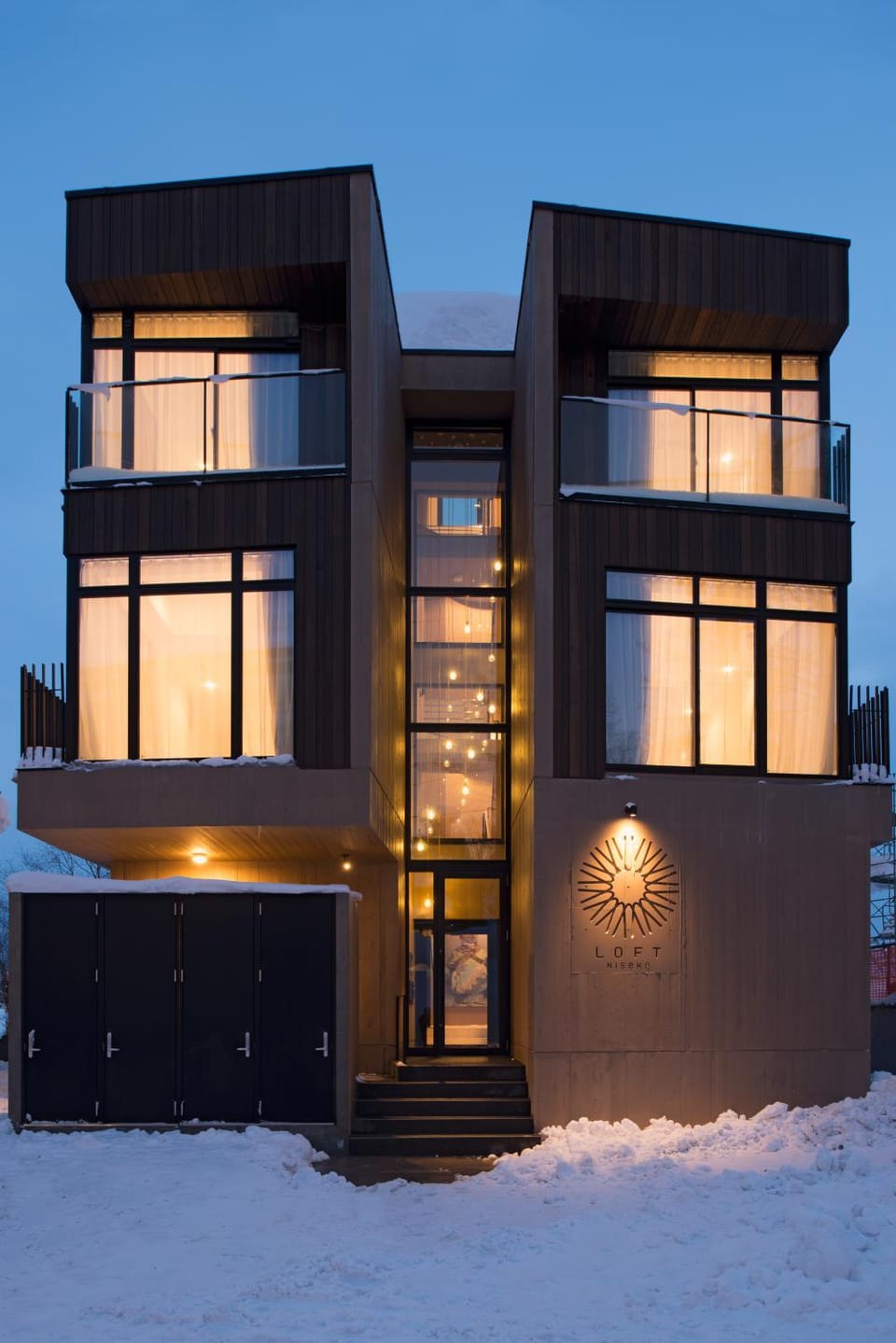 Facade/entrance