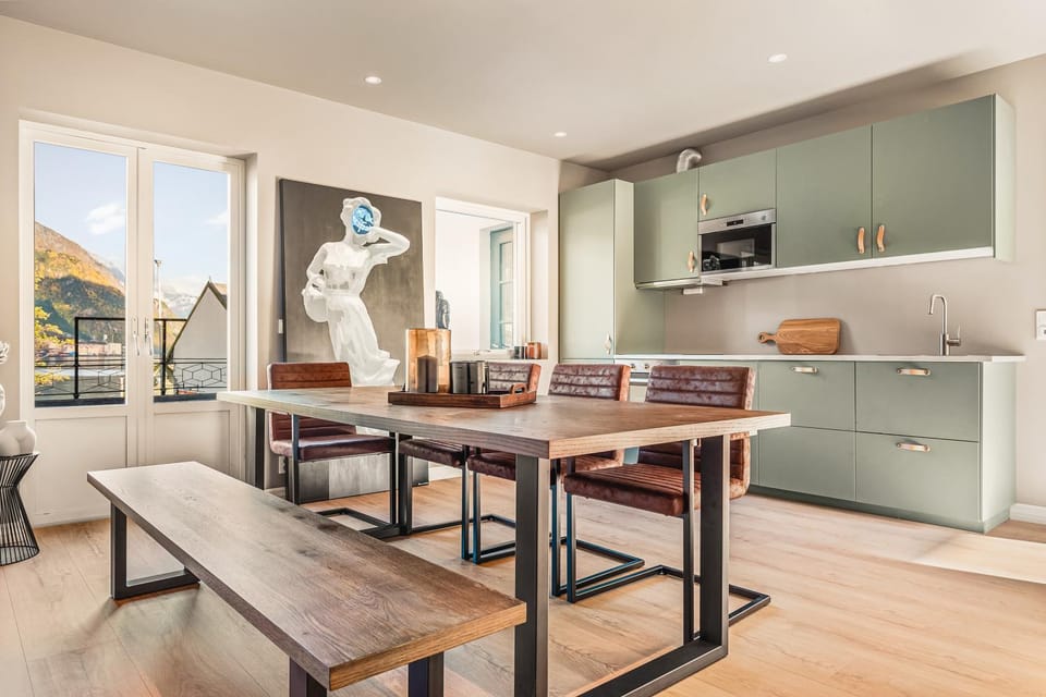 Kitchen or kitchenette, Living room, Seating area, Dining area, minibar, pet friendly, stove
