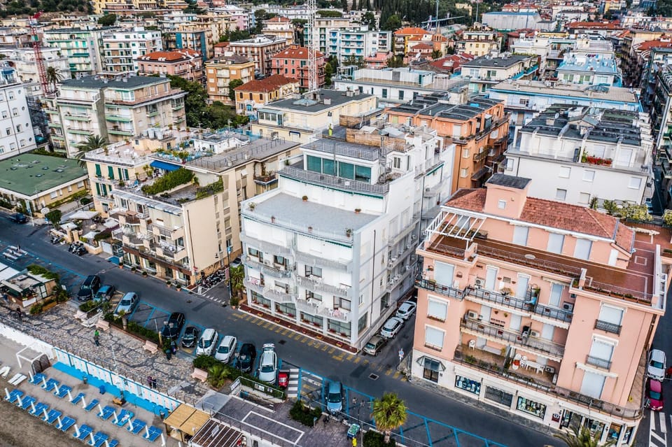 Property building, Neighbourhood, Bird's eye view, City view, Street view, Location