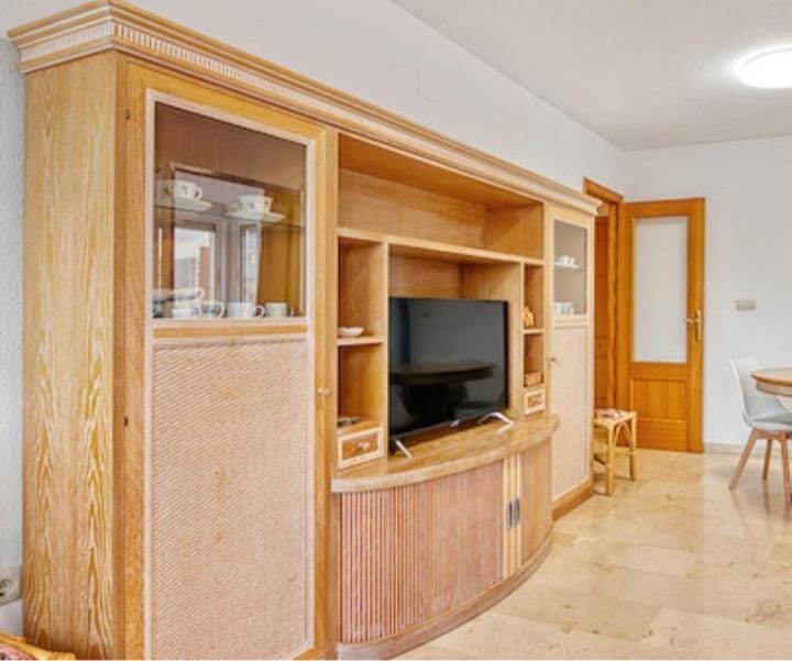 Communal lounge/ TV room, TV and multimedia, Dining area, Evening entertainment