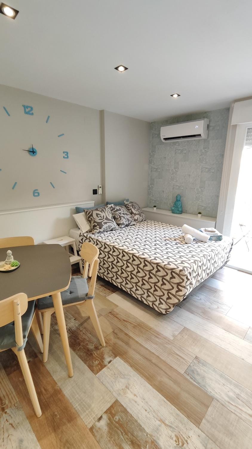 Bed, Photo of the whole room