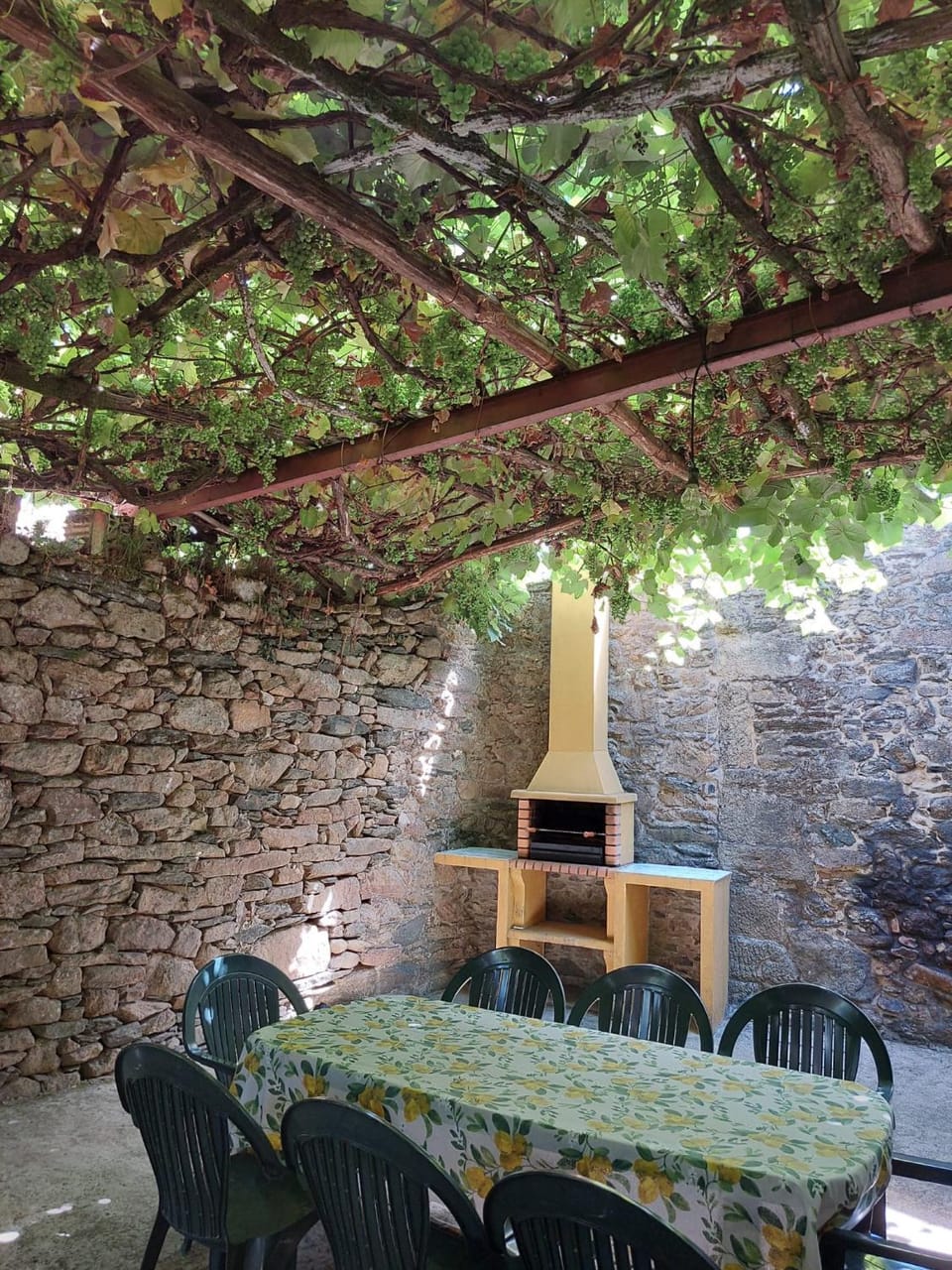 Casas de Maragouzos House in Galicia