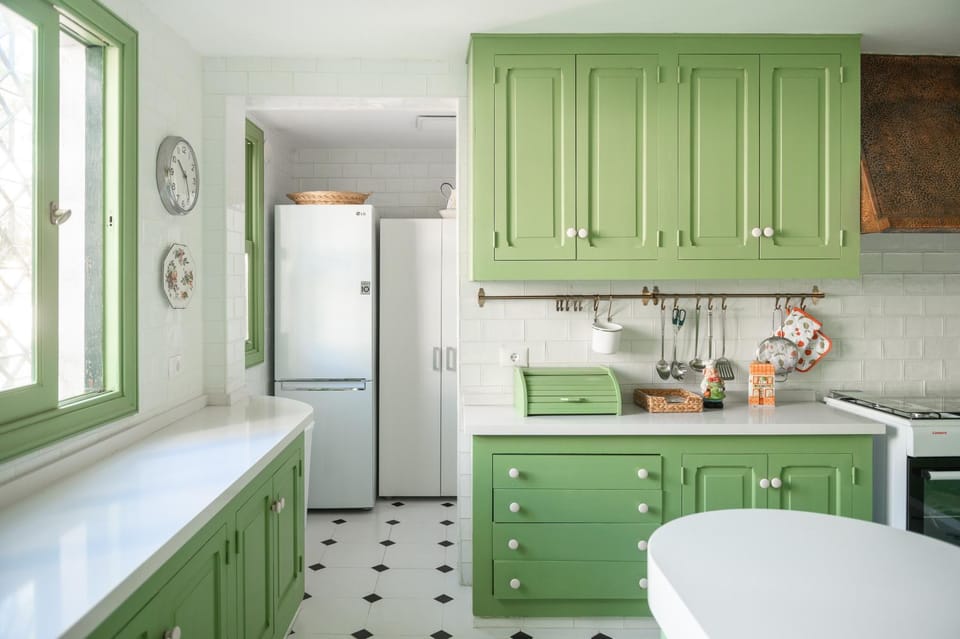 Kitchen or kitchenette
