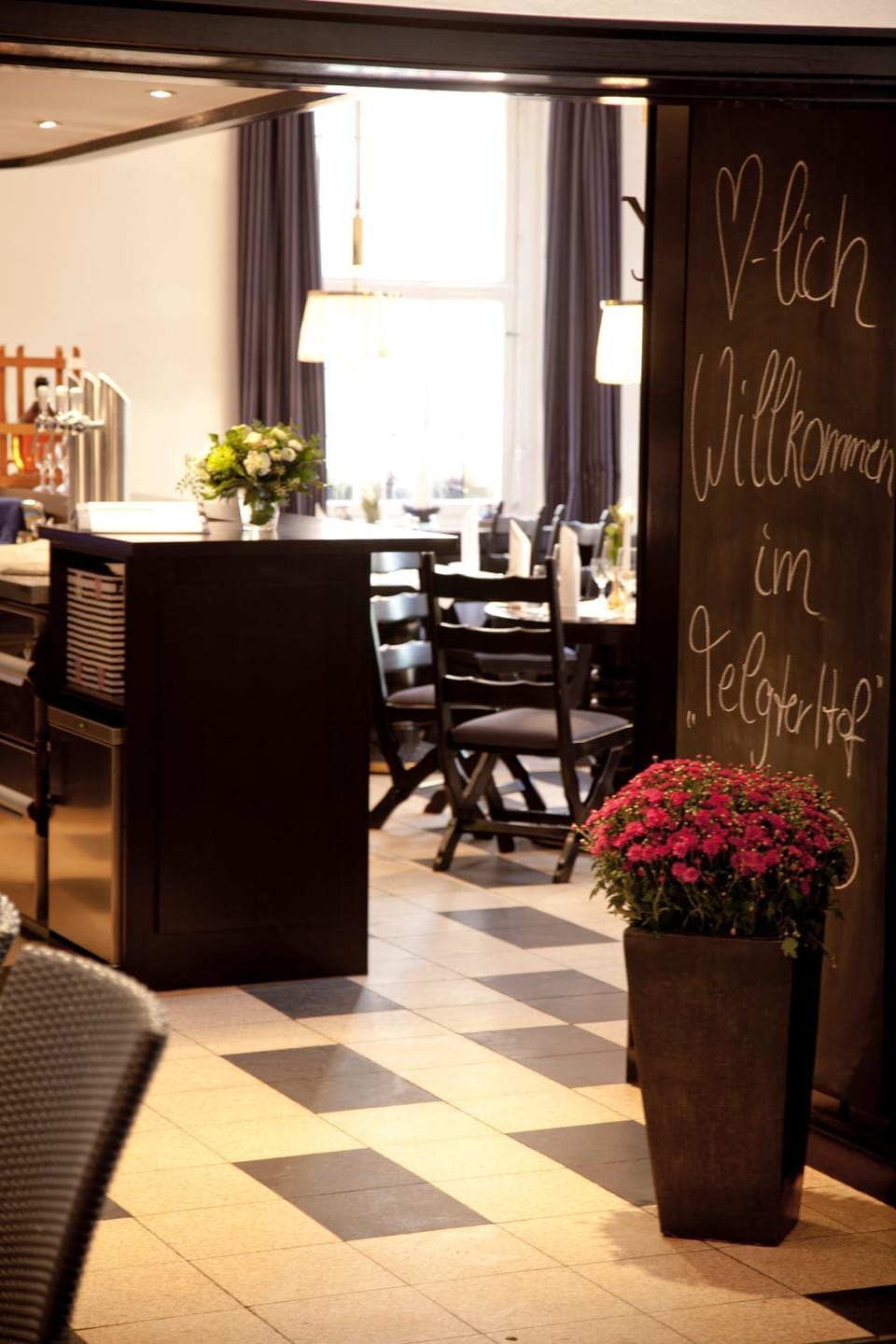 Restaurant/places to eat, Day