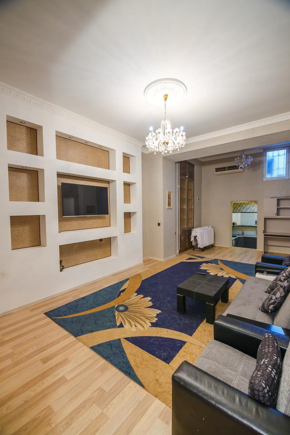 TV and multimedia, Kitchen or kitchenette, Living room, Seating area