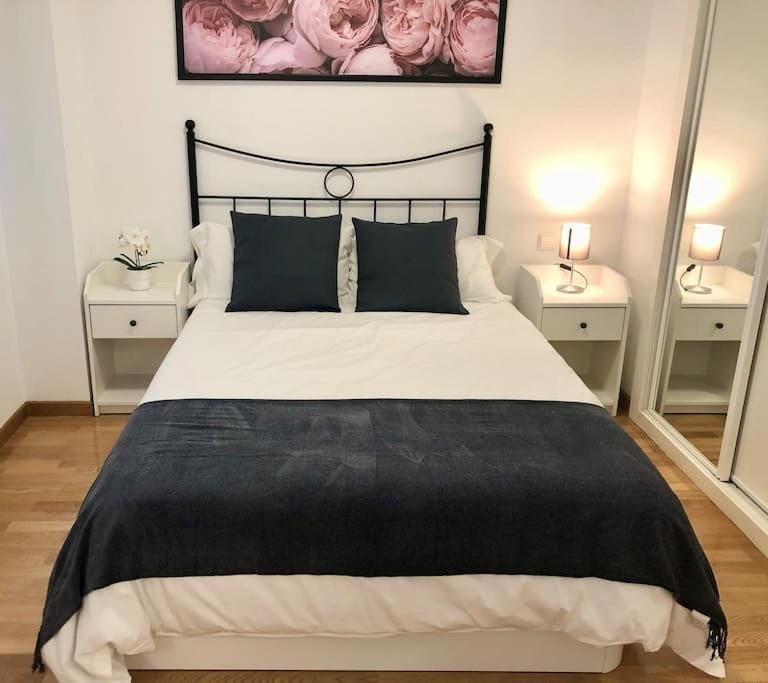 Bed, Bedroom