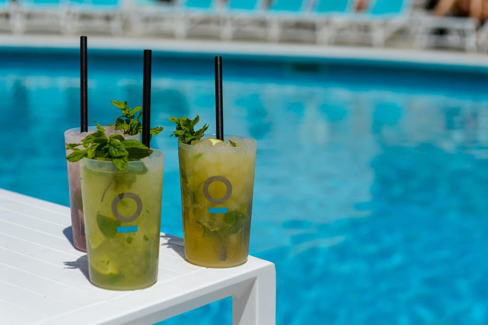 Lounge or bar, Swimming pool, Swimming pool, Drinks