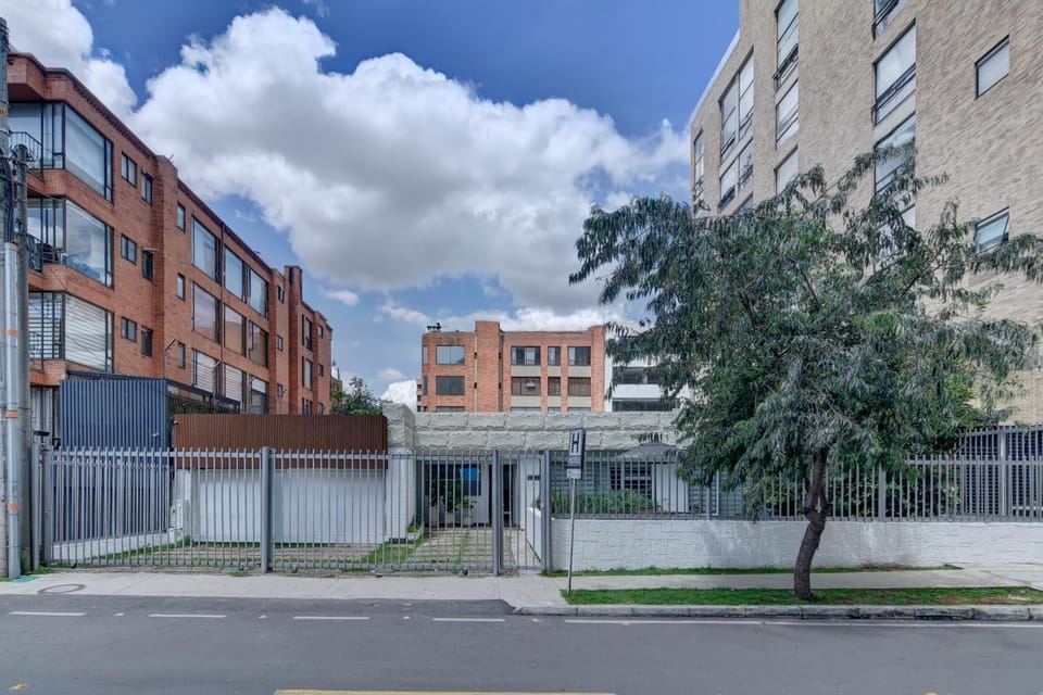 Property building, Street view