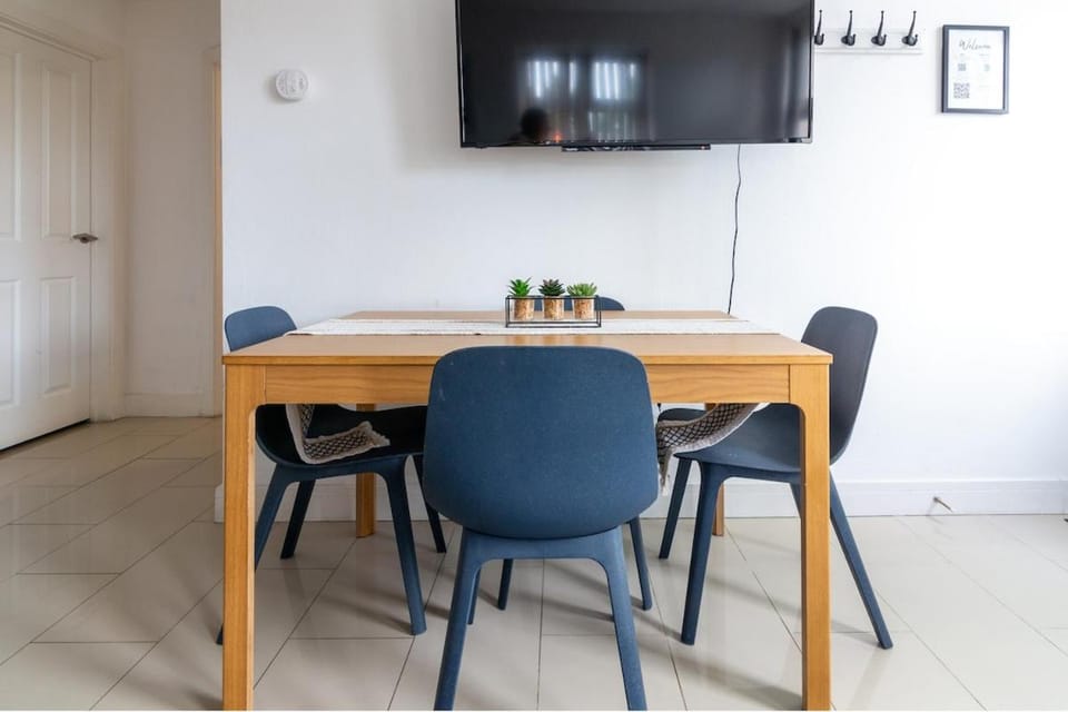 TV and multimedia, Dining area