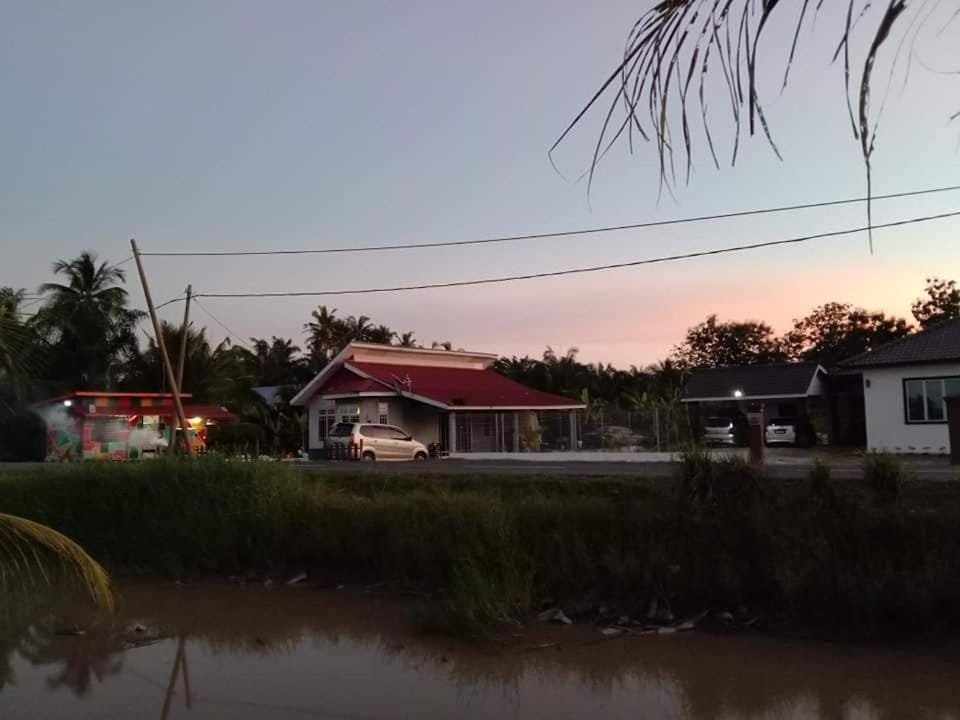 Chalet kolam renang D'sawah C Country House in Selangor, Malaysia