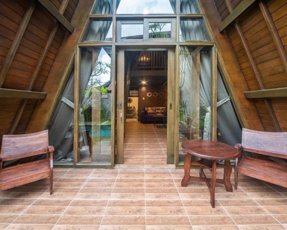 Patio, Day, Balcony/Terrace, Living room, Seating area