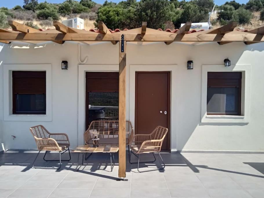 Kamares View (Απέραντο Γαλάζιο) Apartment in Peloponnese Region